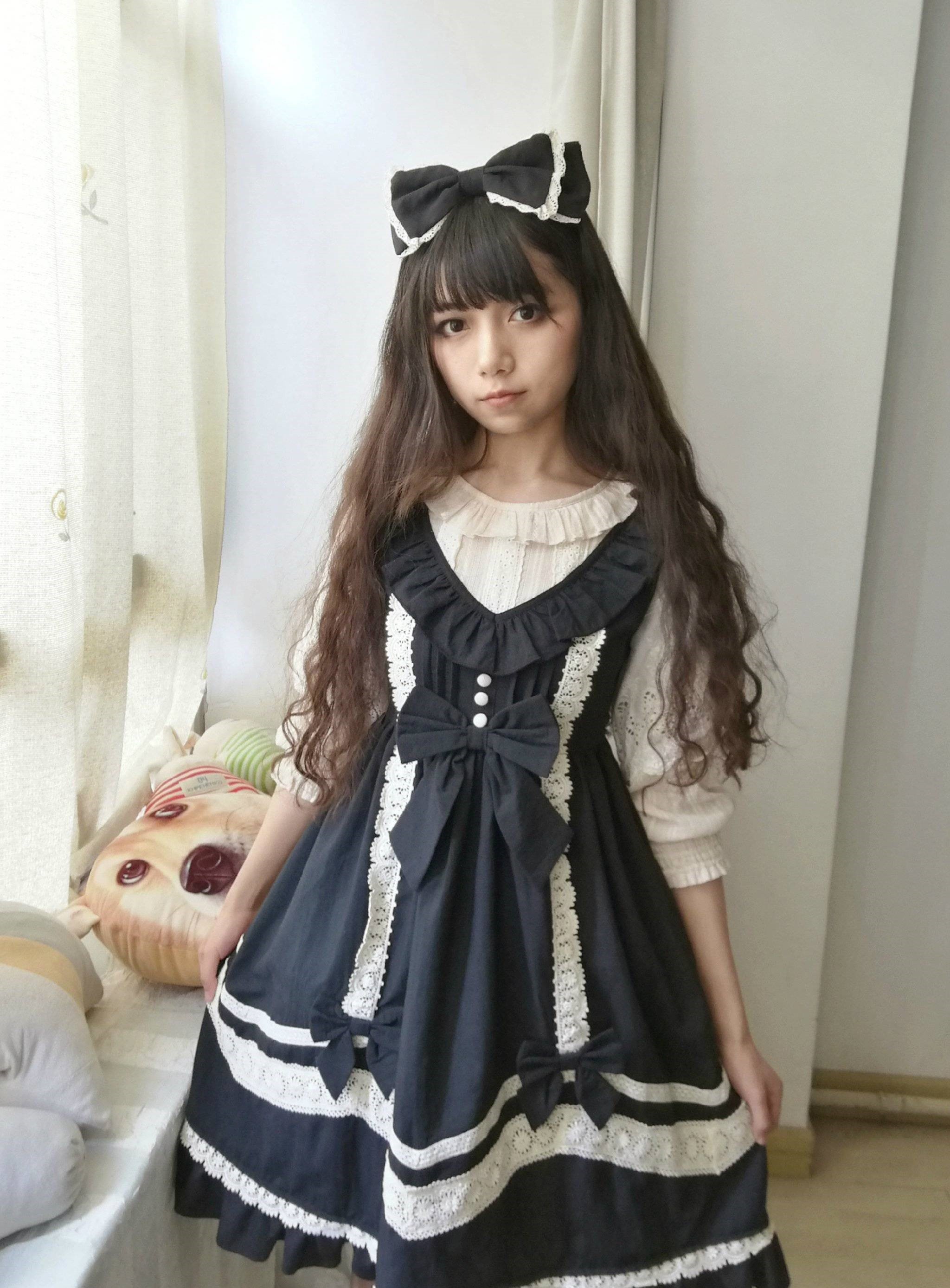 Is Lolita style dress a subculture which cannot be accepted